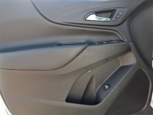 Certified 2024 Chevrolet Equinox LT image 9