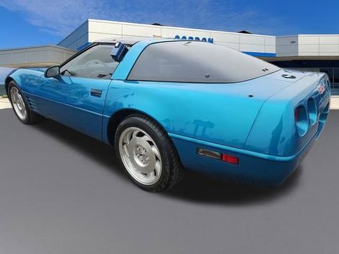 Used 1993 Chevrolet Corvette Coupe image 3