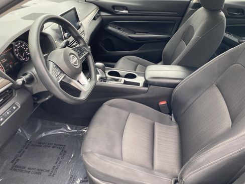 Used 2024 Nissan Altima 2.5 SV image 15