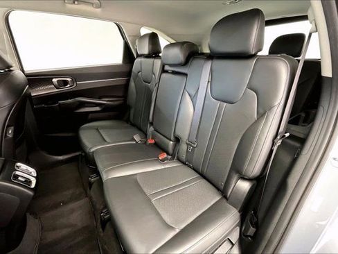 Used 2023 Kia Sorento S FWD image 20