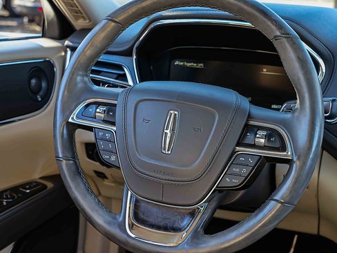 Used 2018 Lincoln Continental Reserve image 9
