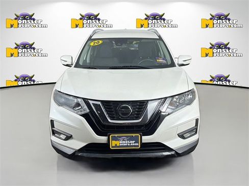 Used 2020 Nissan Rogue SV image 2