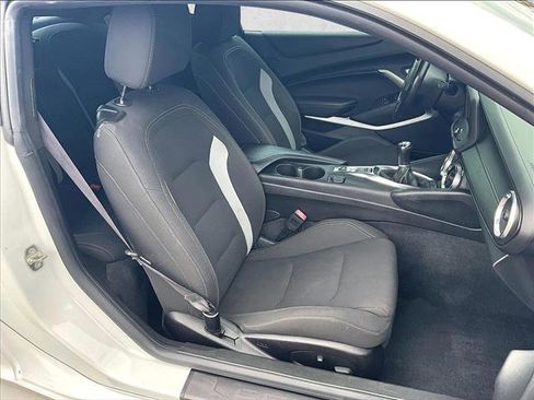 Used 2017 Chevrolet Camaro LS RWD image 9