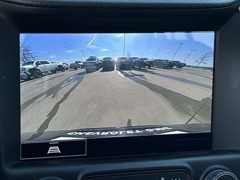 Certified 2022 GMC Terrain SLT w/ Infotainment Package II image 14