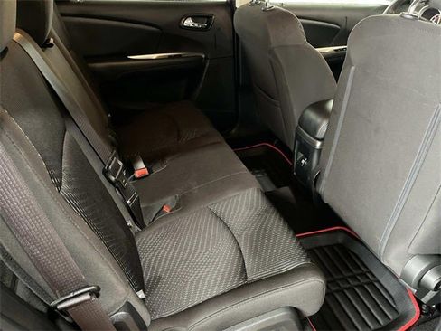 Used 2017 Dodge Journey SE image 18