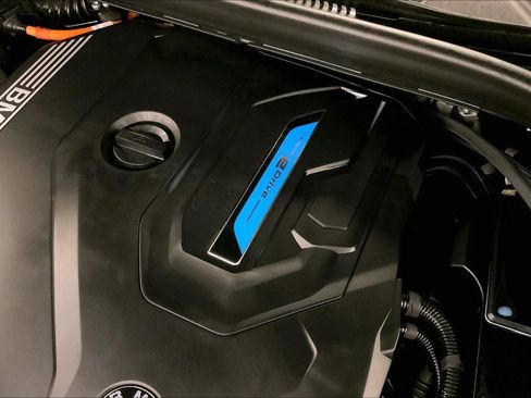 Used 2021 BMW X3 xDrive30e w/ M Sport Package image 31