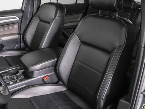 Used 2022 Volkswagen Atlas Cross Sport SEL image 26