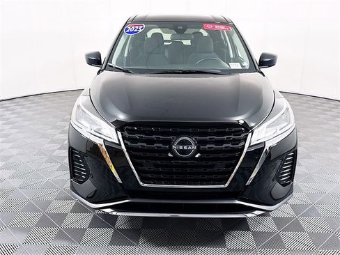 Certified 2025 Nissan Kicks Play S image 2