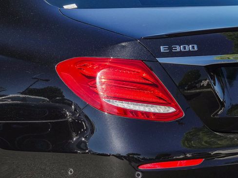 Used 2019 Mercedes-Benz E 300 image 7