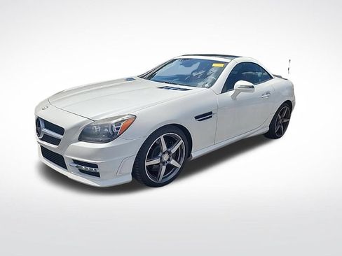 Used 2015 Mercedes-Benz SLK 250 image 2