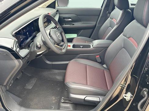 New 2026 Nissan Kicks SR FWD image 11