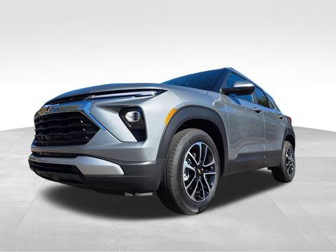 New 2026 Chevrolet TrailBlazer LT FWD image 8