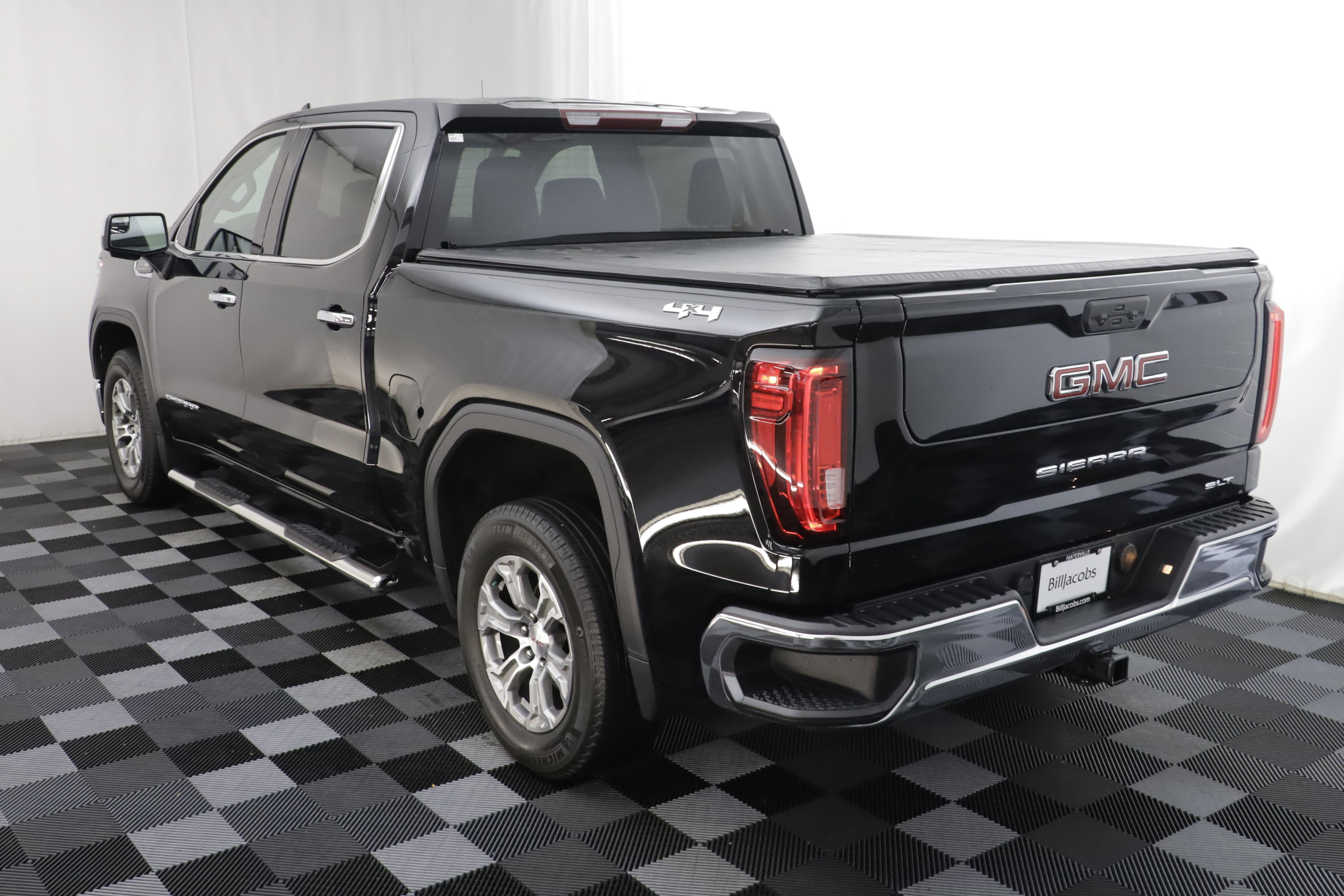 Used 2024 GMC Sierra 1500 SLT AWD/4WD image 18