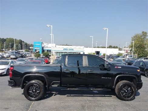 Used 2024 Chevrolet Silverado 2500 Custom w/ Custom Value Package image 8