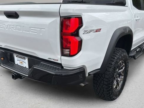 Used 2026 Chevrolet Colorado ZR2 w/ Technology Package AWD/4WD image 36