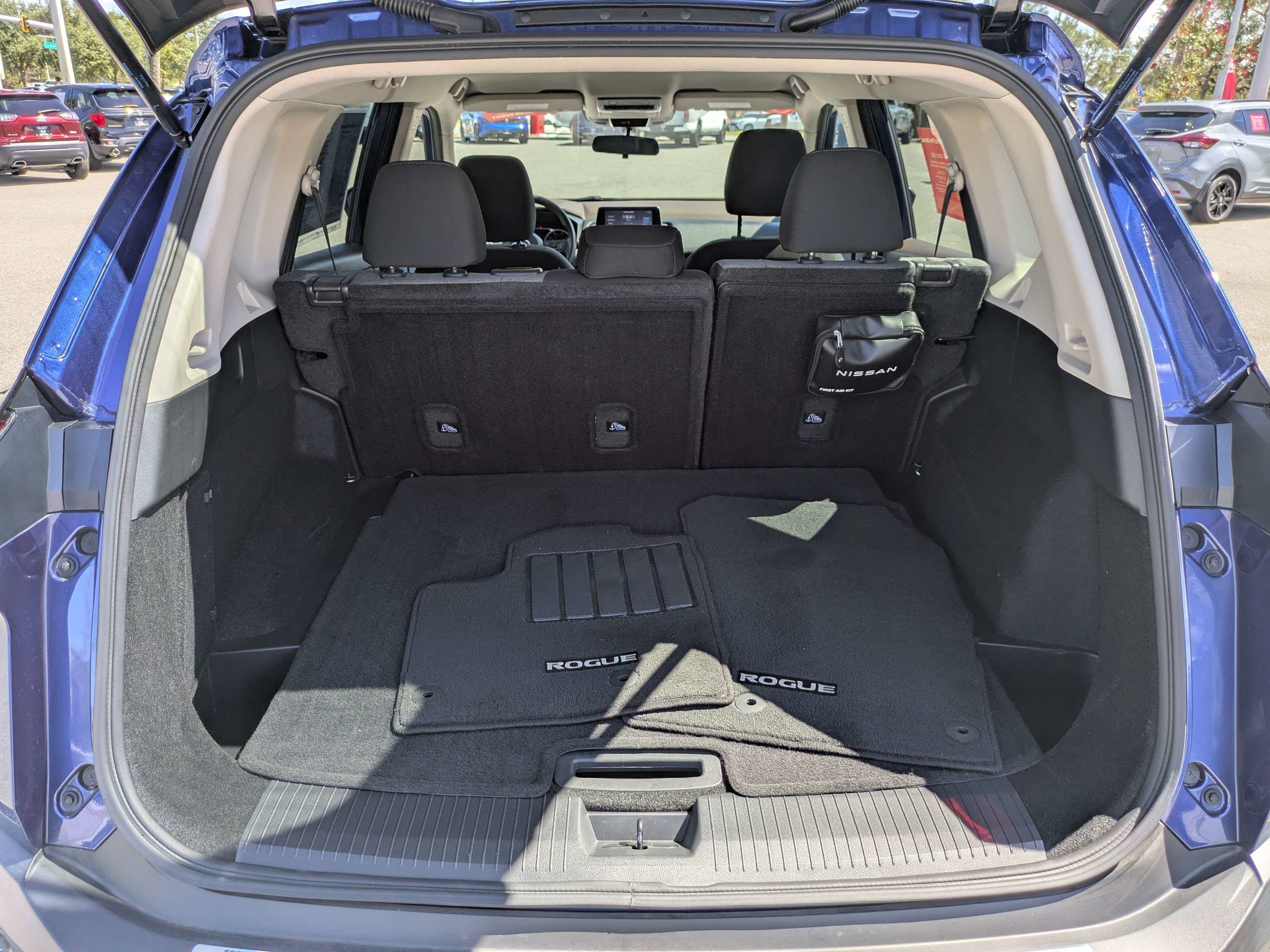 Certified 2023 Nissan Rogue SV FWD image 13