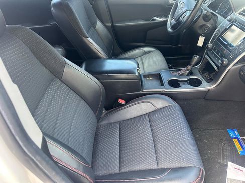 Used 2015 Toyota Camry SE FWD image 8