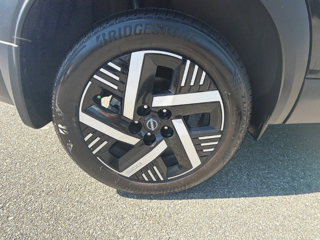 Certified 2026 Nissan Kicks SV FWD image 17