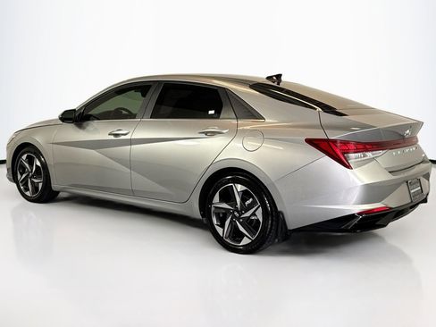 Used 2021 Hyundai Elantra Limited image 7