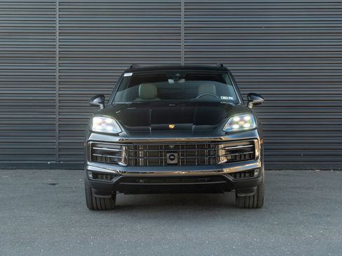Certified 2024 Porsche Cayenne image 11