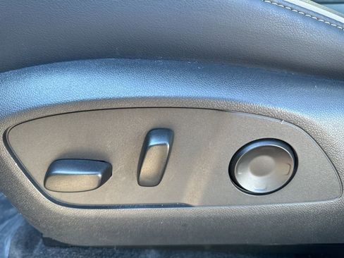 Used 2025 Buick Enclave Preferred image 19