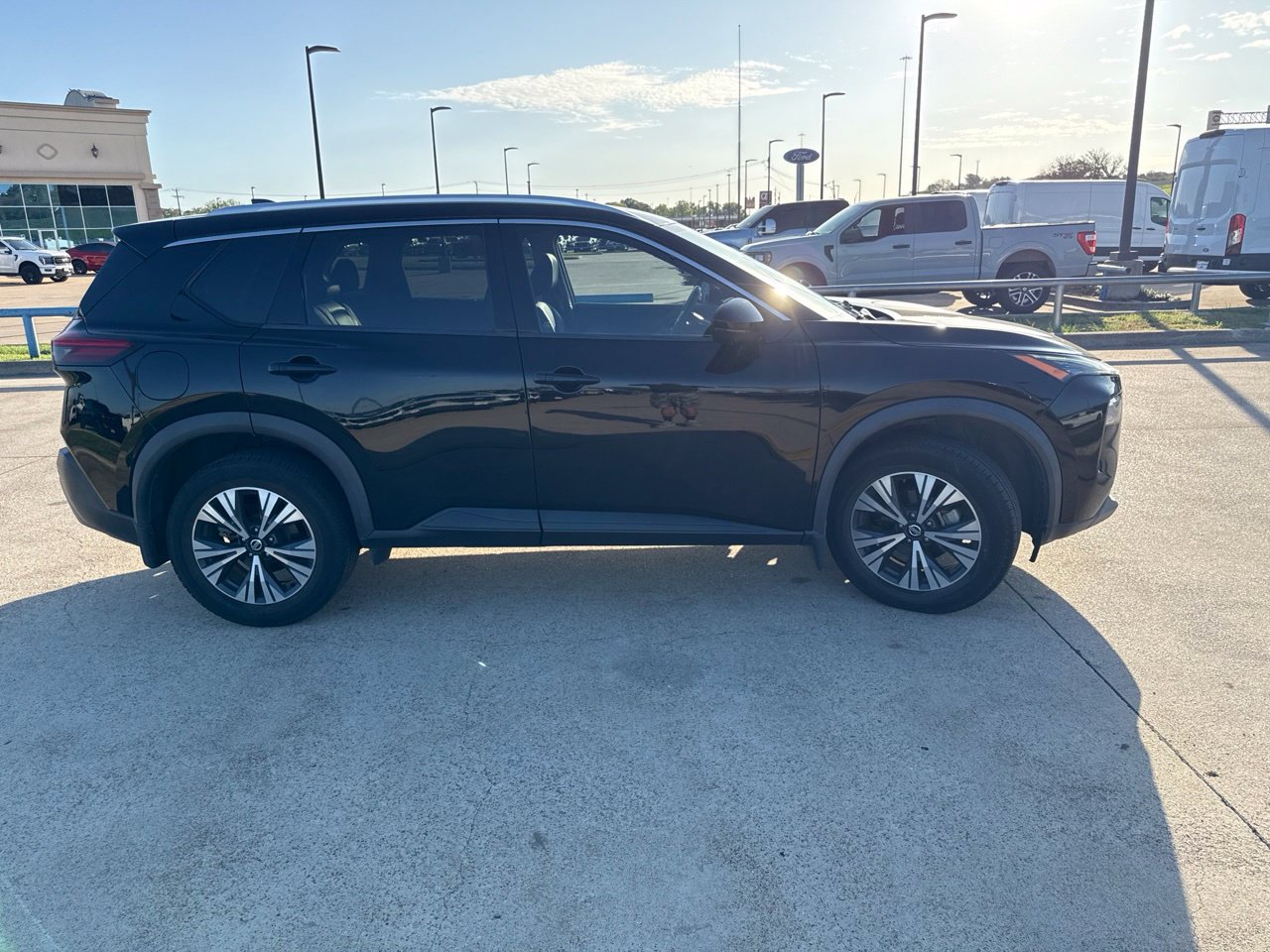 Used 2021 Nissan Rogue SV w/ Premium Package FWD image 17