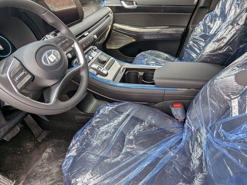 New 2025 Hyundai Palisade Calligraphy image 8