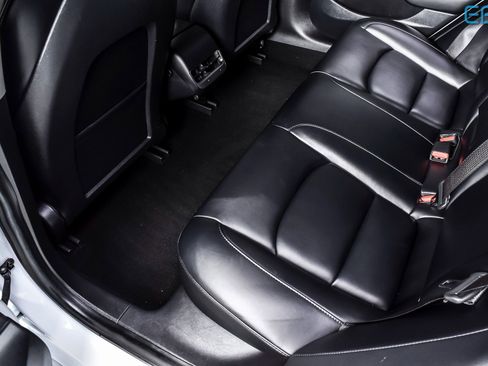 Used 2021 Tesla Model 3 Standard Range Plus image 17