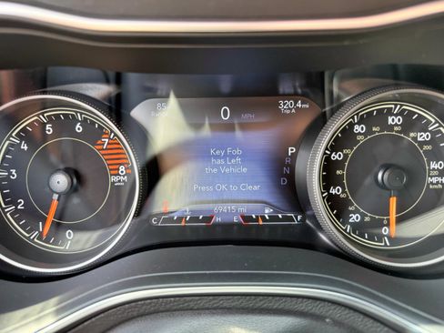 Used 2021 Jeep Cherokee Trailhawk AWD/4WD image 15