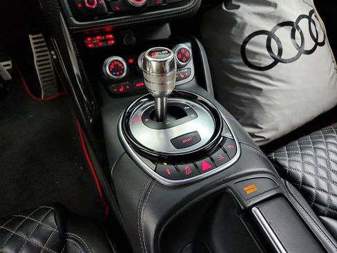 Used 2014 Audi R8 V10 image 17