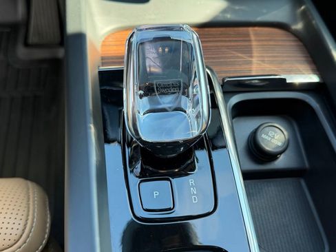 Used 2024 Volvo XC60 B5 Ultimate w/ Protection Package Premier image 25