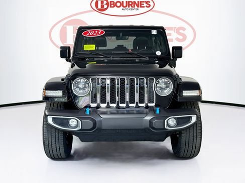 Used 2023 Jeep Wrangler Unlimited Sahara w/ Cold Weather Group AWD/4WD image 6