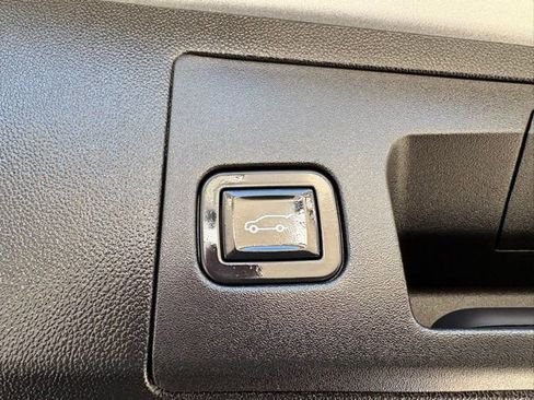 Used 2017 Cadillac XT5 Luxury image 35