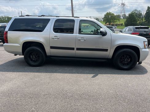 Used 2012 Chevrolet Suburban LT AWD/4WD image 5