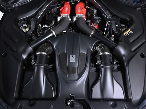 Certified 2022 Ferrari Roma RWD image 5