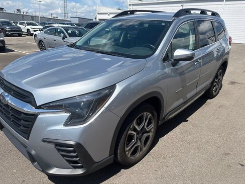Used 2023 Subaru Ascent Limited AWD/4WD image 2