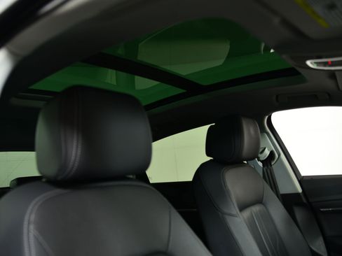 Certified 2022 Audi e-tron Premium image 12