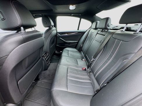 Used 2018 BMW 530e 530e iPerformance image 16