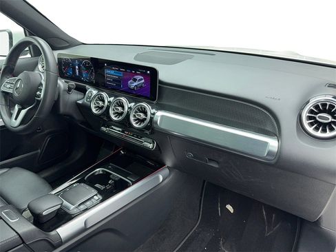 Used 2021 Mercedes-Benz GLB 250 GLB 250 NAV,CAM,PANO,HTD STS,B w/ Premium Package image 44