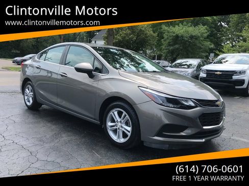 Used 2017 Chevrolet Cruze LT FWD image 1
