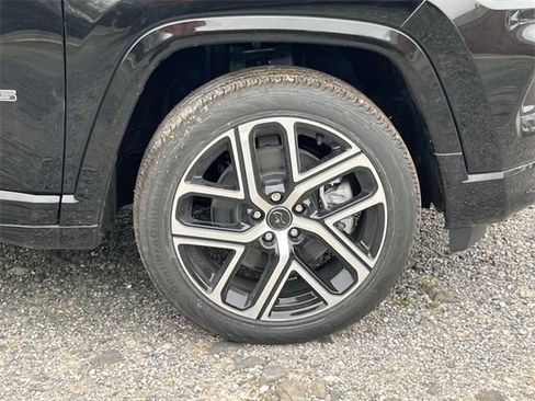 New 2025 Jeep Compass Limited w/ Elite Group image 8