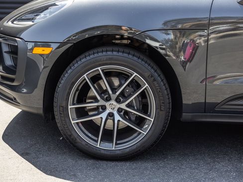 Certified 2026 Porsche Macan AWD/4WD image 11