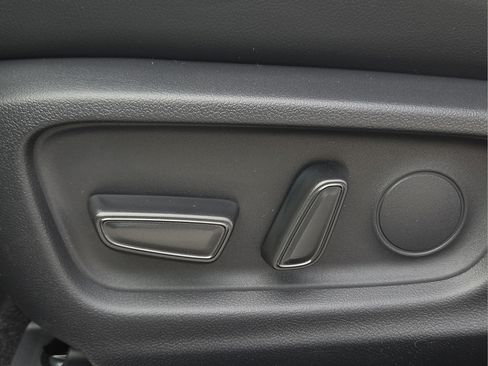 Used 2026 Toyota Corolla XLE FWD image 19