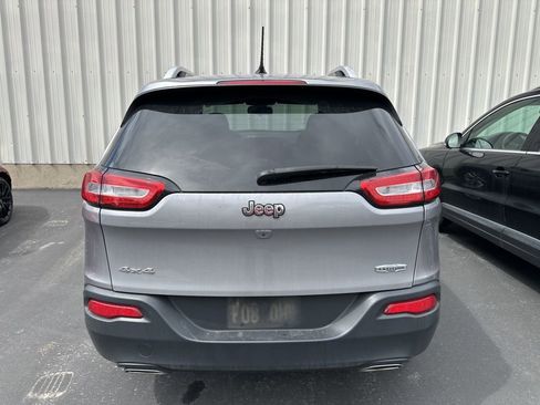 Used 2018 Jeep Cherokee Latitude w/ Cold Weather Group image 4