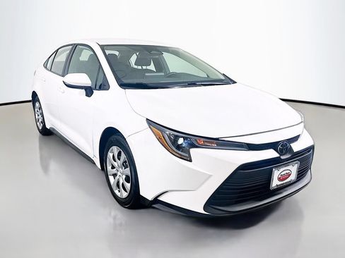Certified 2024 Toyota Corolla LE FWD image 3