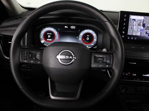 Certified 2026 Nissan Rogue SL FWD image 27