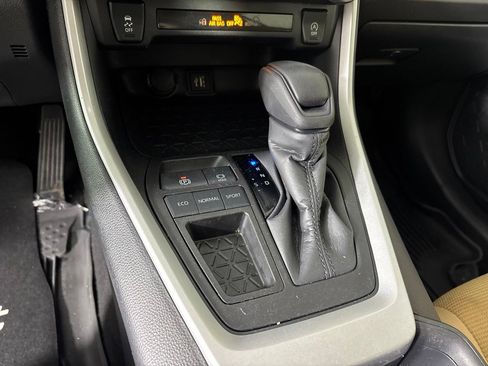Used 2024 Toyota RAV4 LE FWD image 19