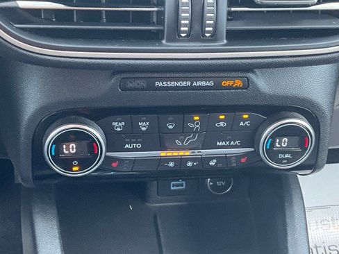 Used 2021 Ford Escape SE w/ SE Sport Appearance Package FWD image 22