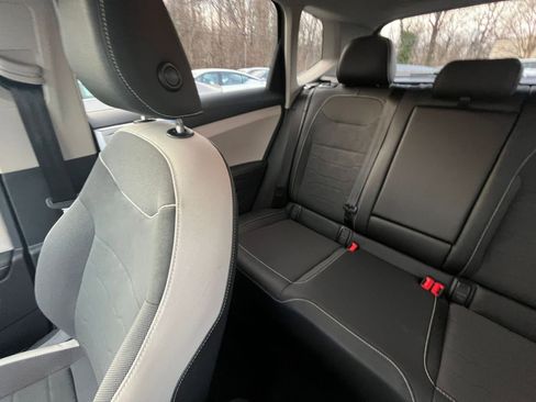 Used 2025 Volkswagen Taos SE image 33