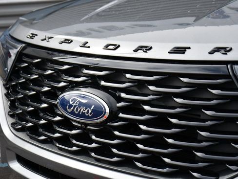 Used 2023 Ford Explorer ST-Line AWD/4WD image 45